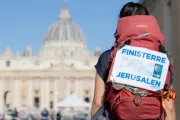 Peregrina espanhola Carlota Valenzuela passa por Roma em peregrinação a Jerusalém. Imagem referencial.