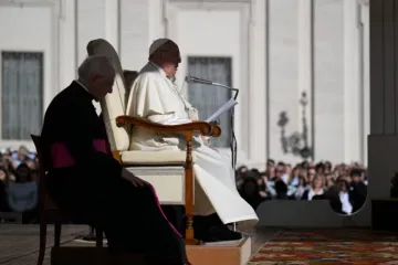 Papa Francisco em audiência geral na praça de São Pedro