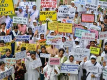 Membros do Fórum Cristão de Assam e do CRI-NEI participam de reunião de oração solidária pela restauração da paz em Manipur, Índia, depois de violência étnica em escola em Guwahati em 24 de junho de 2023.