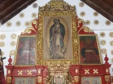 Retábulo do altar-mor da basílica menor de Nossa Senhora de Guadalupe em El Carrizal, no Estado de Falcón, Venezuela.