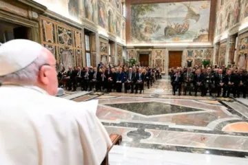 Papa Francisco recebe banqueiros italianos no Vaticano