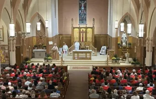 Missa de crisma na paróquia de St. Mary em Franklin, no Estado de Massachussets, EUA, em 21 de setembro de 2024.