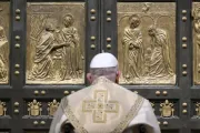 O papa Francisco abriu hoje (24) a porta santa da basílica de São Pedro, no Vaticano, antes da missa da véspera de Natal, dando início ao Ano Jubilar 2025.