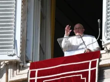 Papa Francisco na oração do Ângelus hoje (26) no Vaticano.