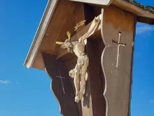 Crucifixo de madeira. Imagem referencial.