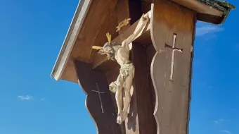 Crucifixo de madeira. Imagem referencial.