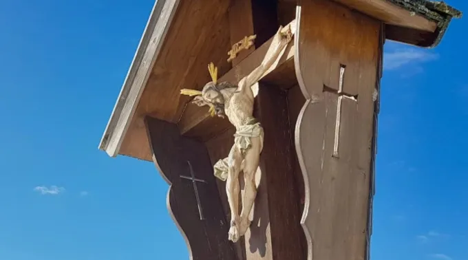 Crucifixo de madeira ?? 