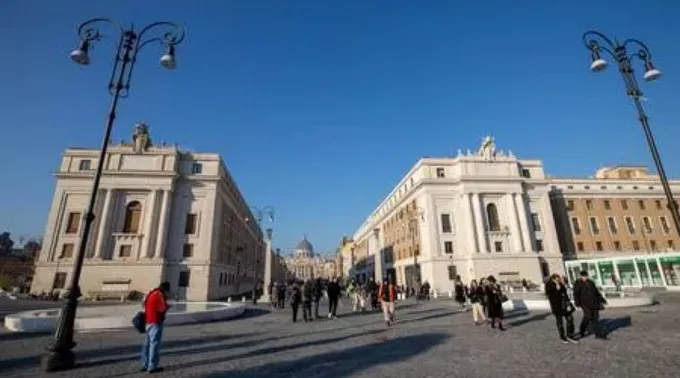 Turistas na Piazza Pia ?? 