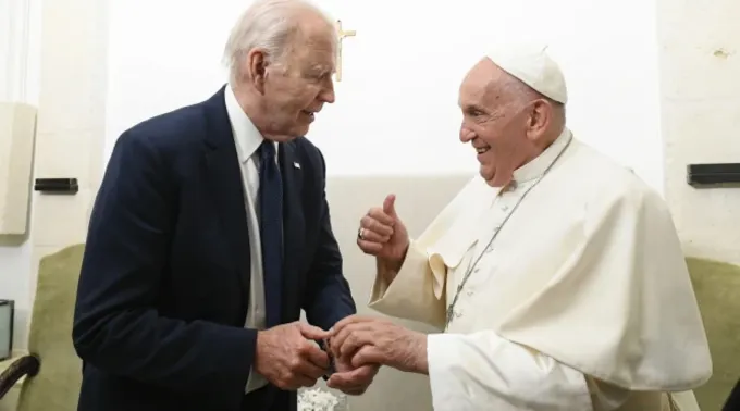 Joe Biden, com o papa Francisco em cúpula do G7 na Itália ?? 