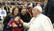 Papa ordena bônus mensal a funcionários do Vaticano com três ou mais filhos