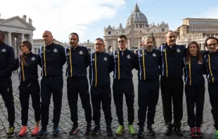 Athletica Vaticana na Praça de São Pedro.