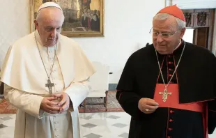 Cardeal Gualtiero Bassetti e o papa Francisco 