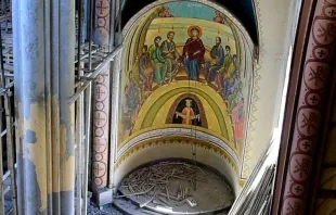 Dentro da Catedral Nossa Senhora da Paz em Homs, Síria