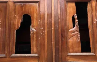 Danos causados por feministas violentas ao Templo Expiatório do Sagrado Coração de Jesus, conhecido como "El Beaterio". Crédito: Cortesia CATOLIN.