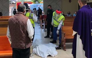 Missa de corpo presente na paróquia Jesus Sacerdote da Cidade do México