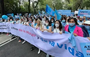 Marcha a favor da mulher e da vida na Cidade do México