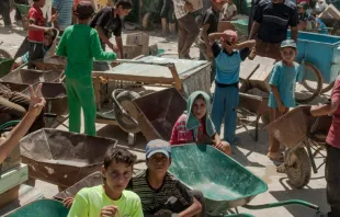 Crianças sírias refugiadas no campo de Zaatari, na Jordânia.