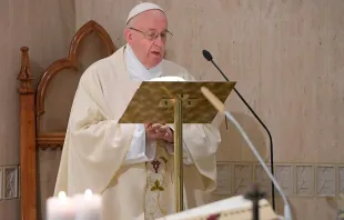 Papa Francisco na capela da Casa Santa Marta.