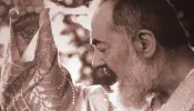 Padre Pio de Pietrelcina recebeu os estigmas há 106 anos