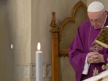 Papa Francisco na Missa celebrada em Santa Marta.