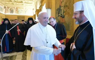 Papa Francisco durante audiência com bispos católicos orientais em 2019