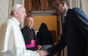 O Papa e o presidente de Ruanda.