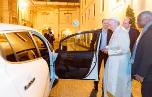 Papa Francisco e automóvel ecológico