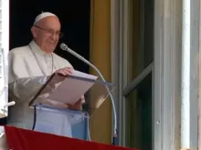 Papa Francisco durante a oração do Ângelus.