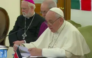 Papa Francisco pronuncia discurso diante de líderes do Sudão do Sul.