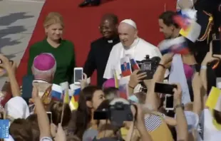 Papa Francisco no aeroporto de Bratislava.