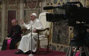 Papa Francisco com a plenária do Dicastério para a Comunicação.