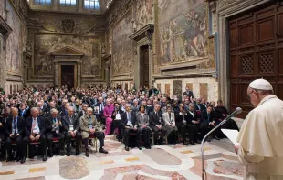 Papa Francisco em audiência com membros da Associação de Empresários Católicos.