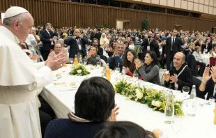 Papa Francisco almoça no Vaticano com pobres em m2017.