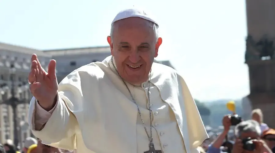 Papa Francisco inicia viagem apostólica a Marselha