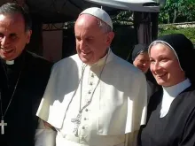 Dom Domenico Pompeli com o Papa Francisco e a Irmã Angela 