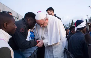 Papa Francisco com os refugiados