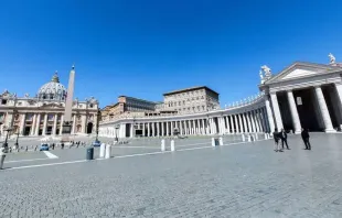 Imagem ilustrativa. Praça São Pedro, no Vaticano.