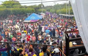 Peregrinos no Santuário Nacional Jesus do Regate, Nicarágua