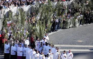 Procissão de Ramos na Praça de São Pedro, no Vaticano 