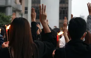 Vigília em apoio ao governo de Mianmar, opondo-se ao golpe militar