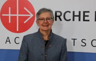 Regina Lynch, CEO da Ajuda à Igreja que Sofre.