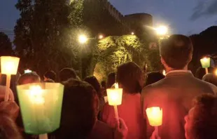 Terço nos Jardins do Vaticano em 2011.