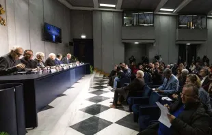 Coletiva de imprensa na Sala Stampa do Vaticano pela apresentação de 