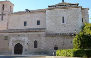 Fachada da igreja da Santa Maria da Assunção em Ocaña, Toledo (Espanha).